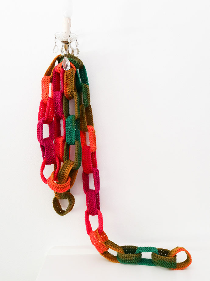 Crochet Paper Chain Christmas Garland