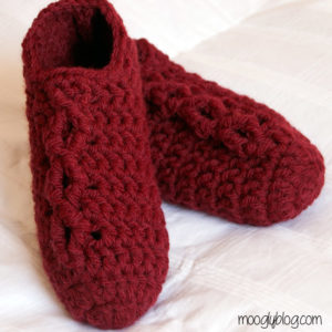 Simple Chunky Cable Crochet Slippers