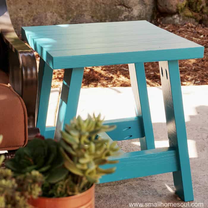 2×4 Outdoor Table