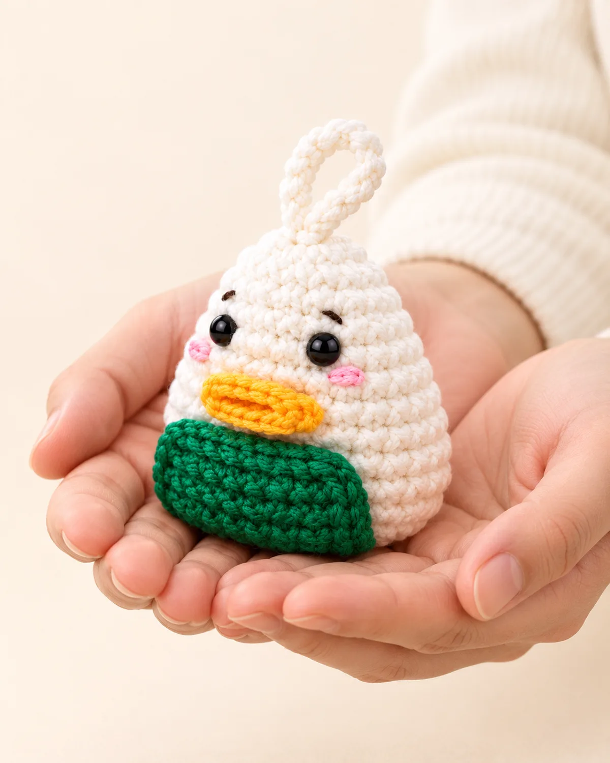 Kawaii Chick Onigiri, side three-quarter view in use