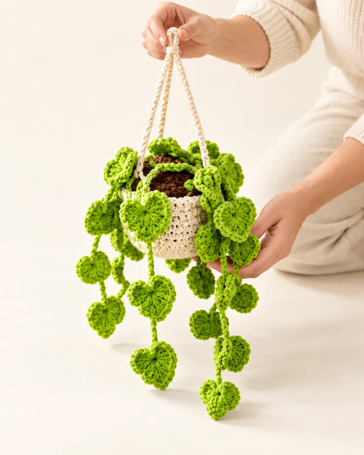 Hanging Plant, alternate view in use